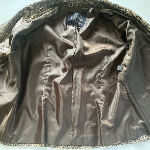 Betty Barclay Faux Snakeskin Blazer - Picture 8 of 8